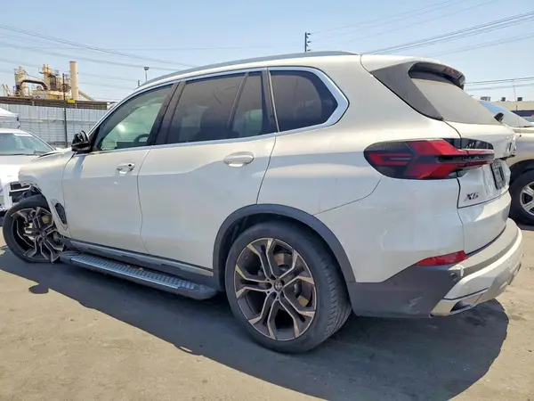 5UX13EU09S9W51708 2025 BMW X5 - Image 2