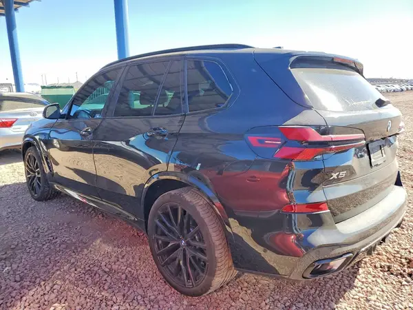 5UX13EU09S9X01085 2025 BMW X5 - Image 2