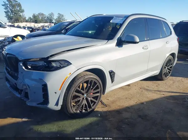 5UX13EU09S9Y02725 2025 BMW X5 - Image 2