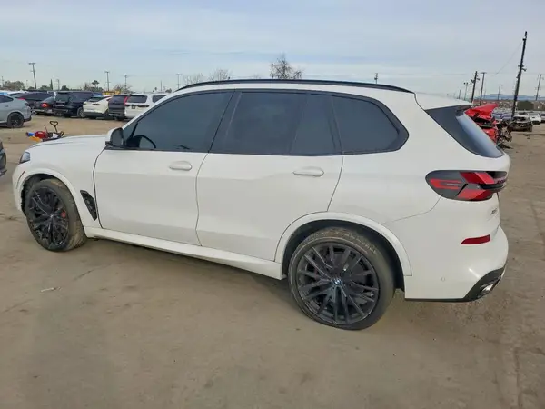 5UX13EU09T9100566 2026 BMW X5 - Image 2