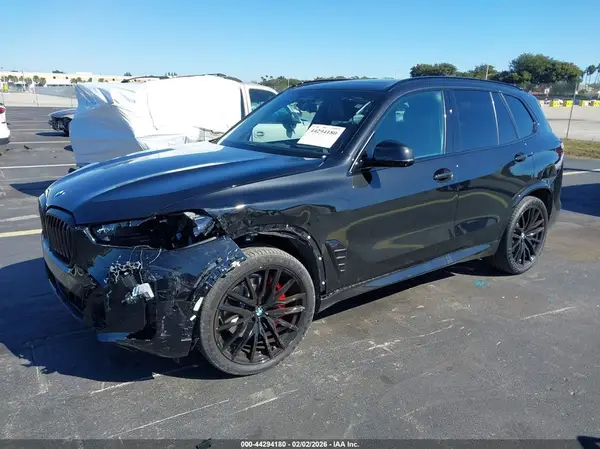 5UX13EU09T9269390 2026 BMW X5 - Image 2