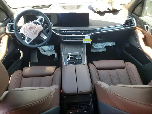 5UX13EU09T9301402 2026 BMW X5 - Image 8