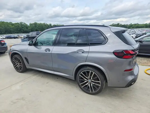 5UX13EU09T9313274 2026 BMW X5 - Image 2
