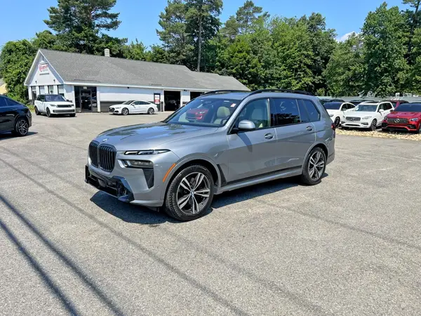 5UX23EM00P9P15677 2023 BMW X7 - Image 2