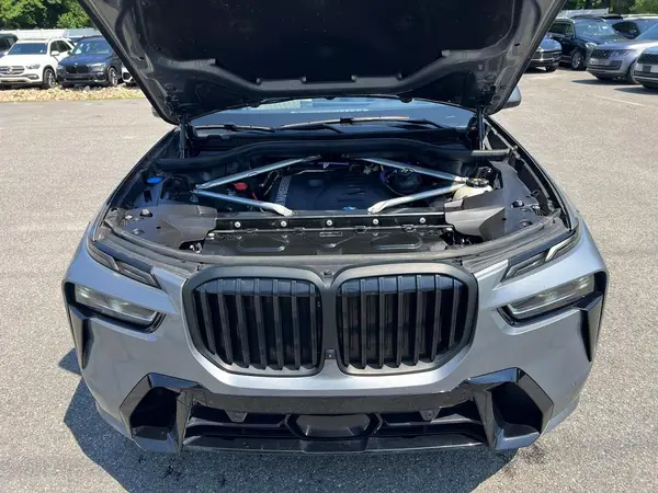 5UX23EM00P9P15677 2023 BMW X7 - Image 8