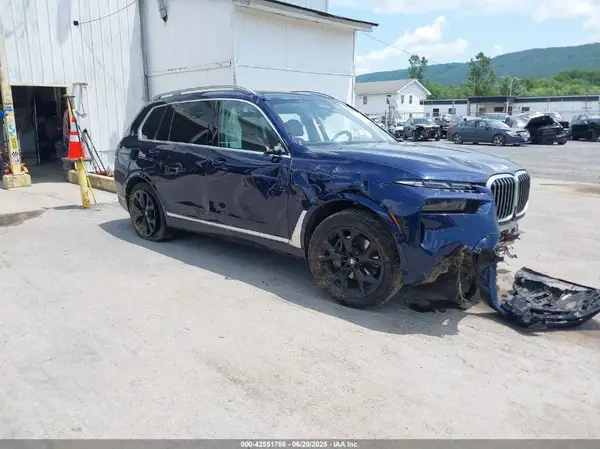5UX23EM00P9P21091 2023 BMW X7 - Image 1