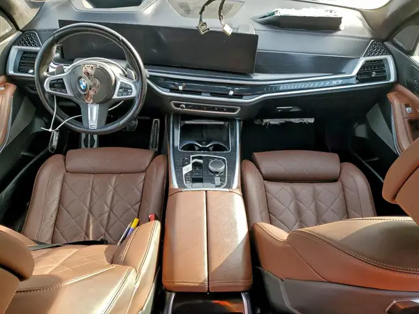 5UX23EM00P9P33399 2023 BMW X7 - Image 8
