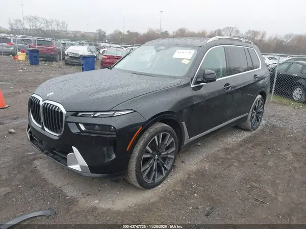 5UX23EM00P9P41714 2023 BMW X7 - Image 2