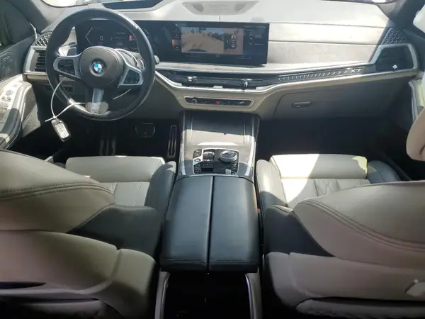 5UX23EM00P9R06452 2023 BMW X7 - Image 8