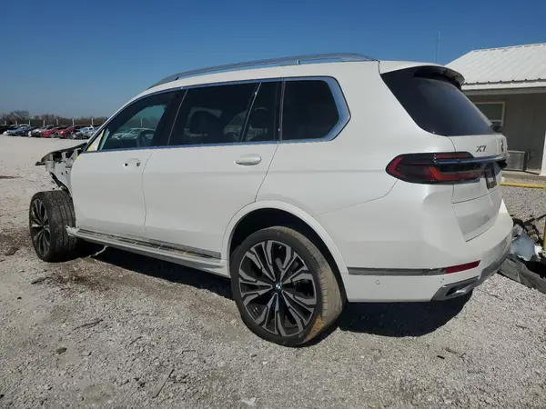 5UX23EM00P9R40276 2023 BMW X7 - Image 2