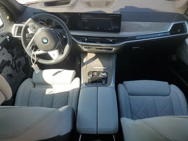 5UX23EM00P9R40276 2023 BMW X7 - Image 8