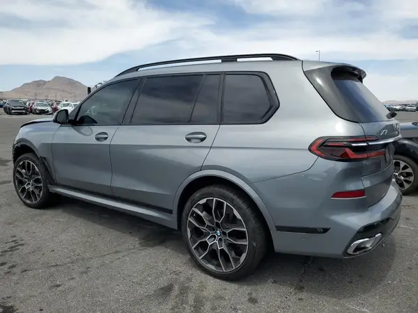5UX23EM00P9R47213 2023 BMW X7 - Image 2