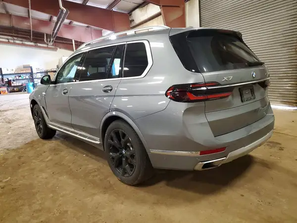 5UX23EM00P9R84231 2023 BMW X7 - Image 2
