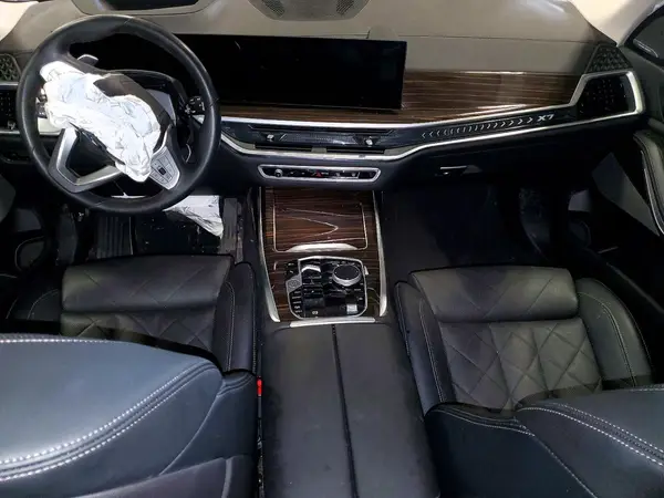 5UX23EM00P9R84231 2023 BMW X7 - Image 8