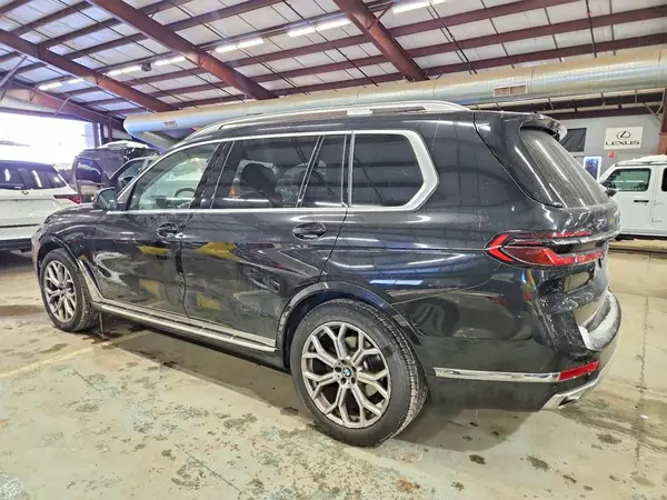 5UX23EM00P9S06012 2023 BMW X7 - Image 2