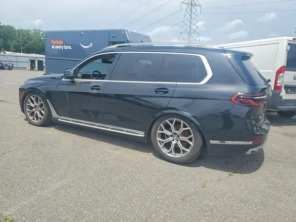 5UX23EM00R9S28854 2024 BMW X7 - Image 2