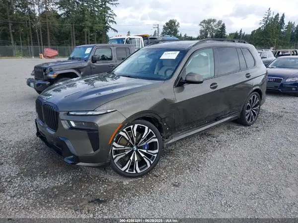 5UX23EM00R9S34654 2024 BMW X7 - Image 2