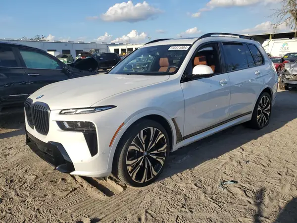 5UX23EM00R9S44309 2024 BMW X7 - Image 1