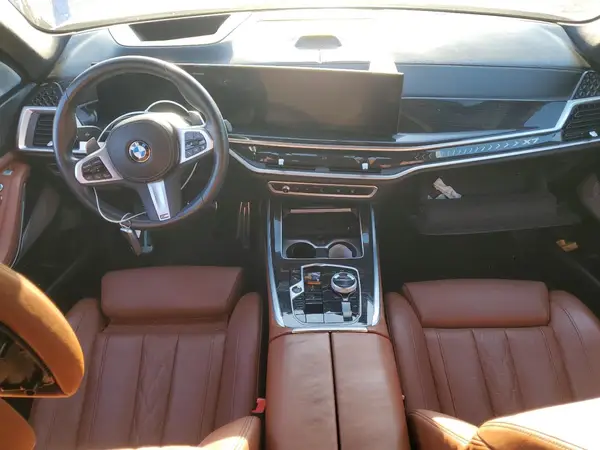 5UX23EM00R9S44309 2024 BMW X7 - Image 8