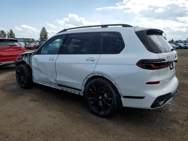 5UX23EM00R9S72496 2024 BMW X7 - Image 2
