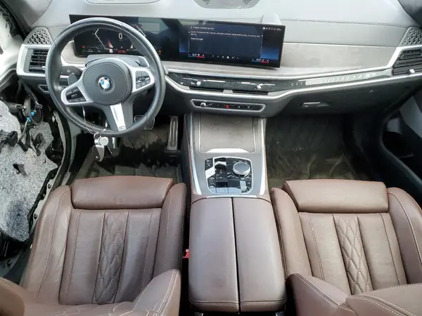5UX23EM00R9S72496 2024 BMW X7 - Image 8