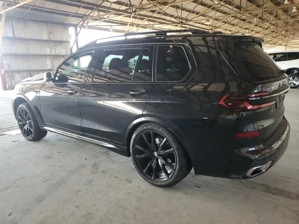 5UX23EM00R9S83899 2024 BMW X7 - Image 2