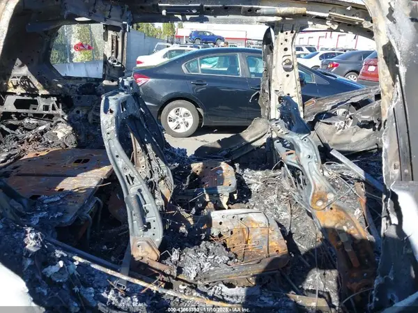 5UX23EM00R9T77331 2024 BMW X7 - Image 8