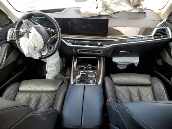 5UX23EM00R9T80911 2024 BMW X7 - Image 8