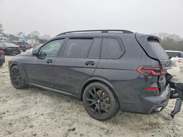 5UX23EM00R9V21346 2024 BMW X7 - Image 2