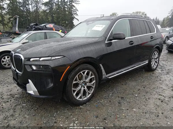 5UX23EM00R9V51026 2024 BMW X7 - Image 2