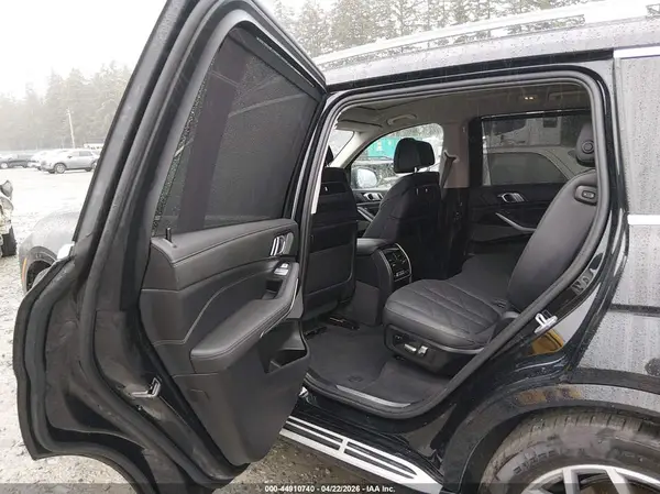 5UX23EM00R9V51026 2024 BMW X7 - Image 8