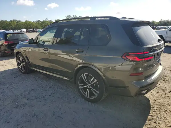 5UX23EM00R9V97956 2024 BMW X7 - Image 2