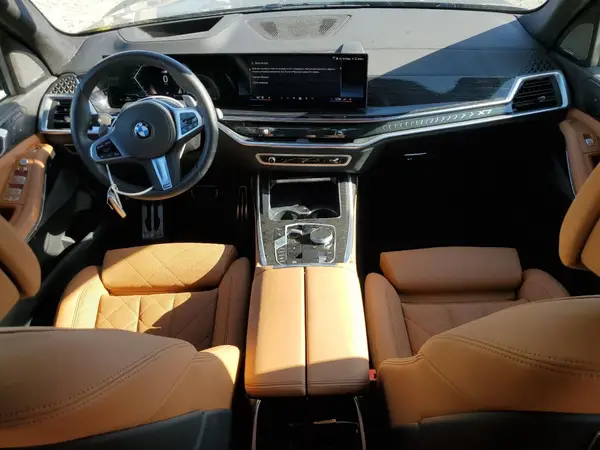 5UX23EM00R9V97956 2024 BMW X7 - Image 8