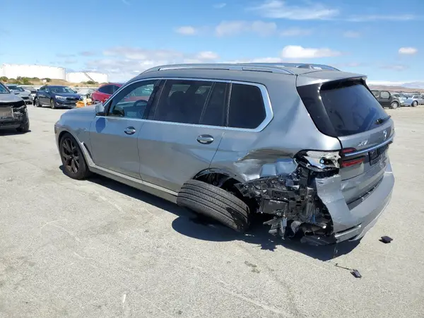 5UX23EM00S9000651 2025 BMW X7 - Image 2