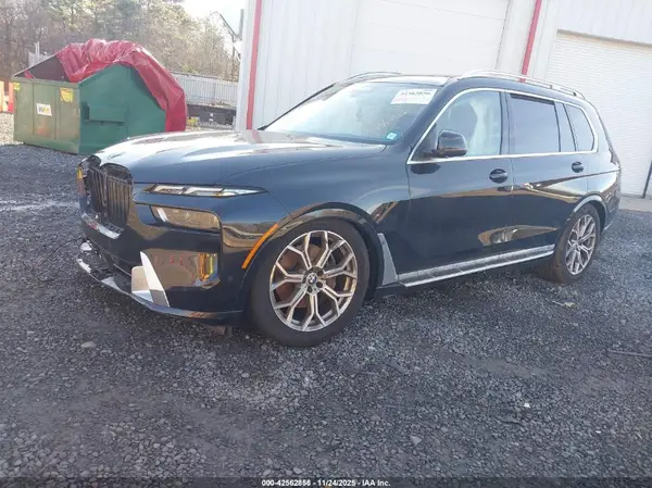 5UX23EM00S9W85668 2025 BMW X7 - Image 2
