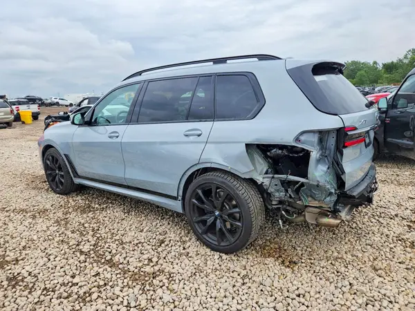 5UX23EM00S9X27367 2025 BMW X7 - Image 2