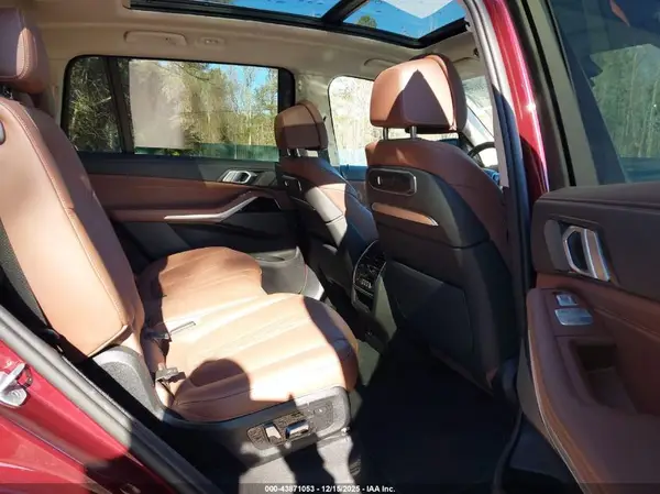 5UX23EM00S9Y16677 2025 BMW X7 - Image 8