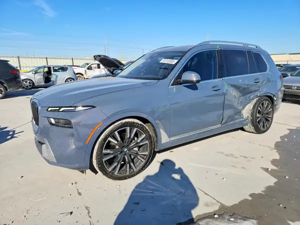 5UX23EM00S9Y64230 2025 BMW X7 - Image 1