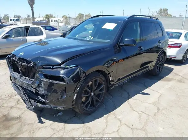 5UX23EM00S9Z22420 2025 BMW X7 - Image 2