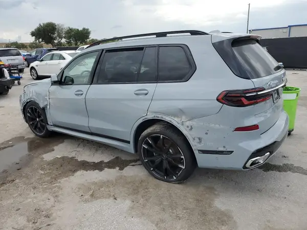 5UX23EM00S9Z61718 2025 BMW X7 - Image 2