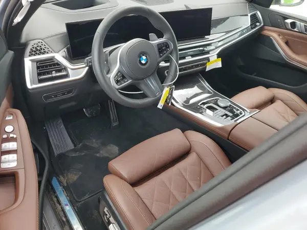 5UX23EM00S9Z61718 2025 BMW X7 - Image 8