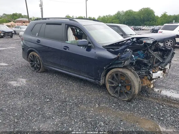 5UX23EM00T9041279 2026 BMW X7 - Image 1