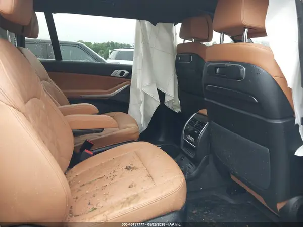 5UX23EM00T9041279 2026 BMW X7 - Image 8