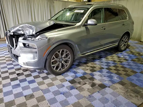 5UX23EM00T9076906 2026 BMW X7 - Image 1