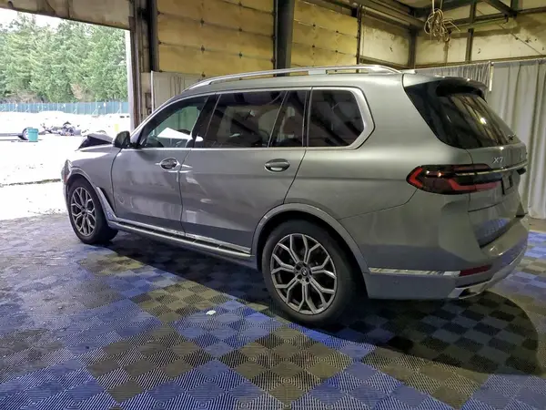 5UX23EM00T9076906 2026 BMW X7 - Image 2