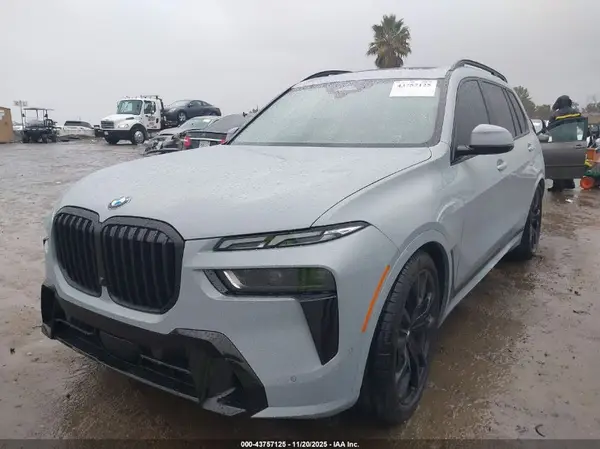 5UX23EM00T9101030 2026 BMW X7 - Image 2