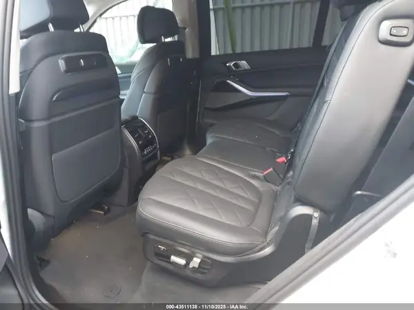 5UX23EM00T9192266 2026 BMW X7 - Image 8