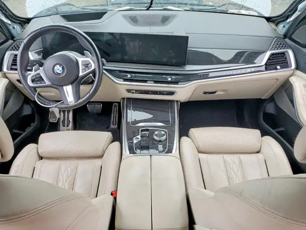 5UX23EM01P9N65305 2023 BMW X7 - Image 8