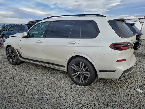 5UX23EM01P9P32889 2023 BMW X7 - Image 2