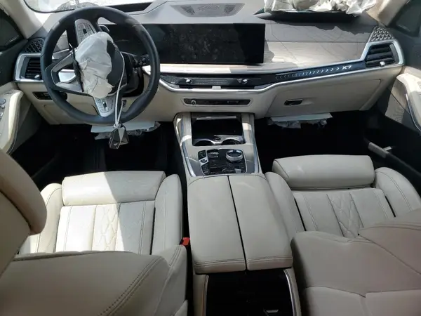 5UX23EM01P9P42936 2023 BMW X7 - Image 8
